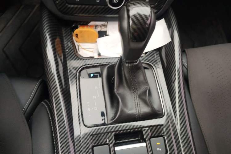 Used BYD Song MAX 2017 1.5T Automatic Smart Connect Elite 7-Seater Gear Lever