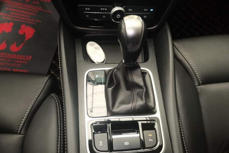 Used BYD Song MAX 2017 1.5T Automatic Smart Connect Elite 7-Seater Gear Lever