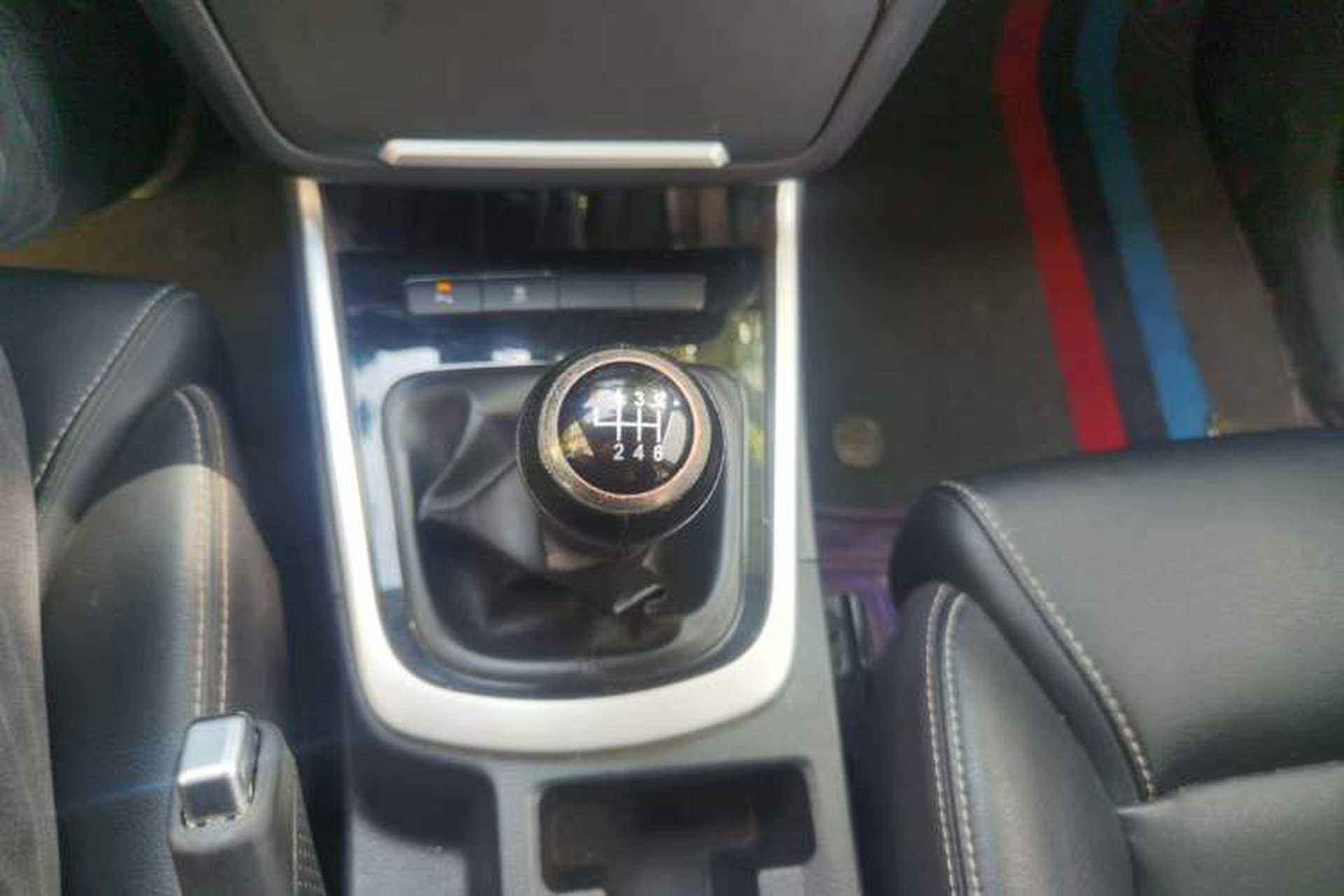 Used BYD Song MAX 2017 1.5T Manual Comfort 7-Seater Gear Lever