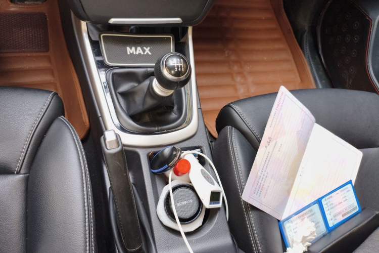 Used BYD Song MAX 2017 1.5T Manual Smart Connect Luxury 7-Seater Gear Lever