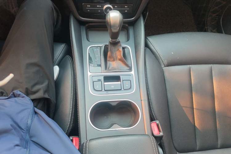 Used BYD Song MAX 2017 1.5T Automatic Comfort Model 7 Seats Gear Lever