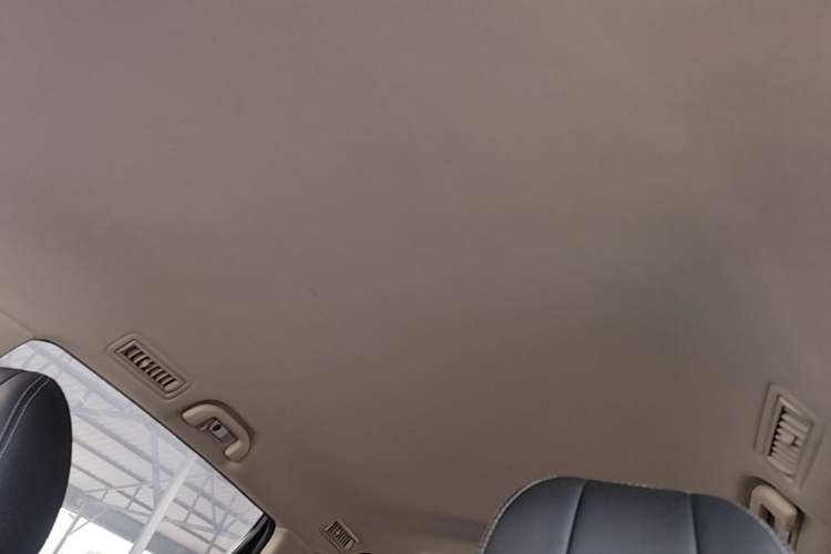 Used BYD Song MAX 2017 1.5T Automatic Smart Connect Luxury 7-Seater Headliner