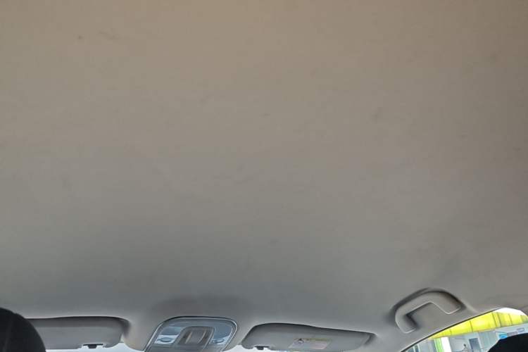 Used BYD Song MAX 2017 1.5T Manual Smart Connect Luxury 7-Seater Headliner