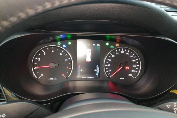 Used BYD Song MAX 2017 1.5T Automatic Smart Connect Luxury 7-Seater Instrument Cluster