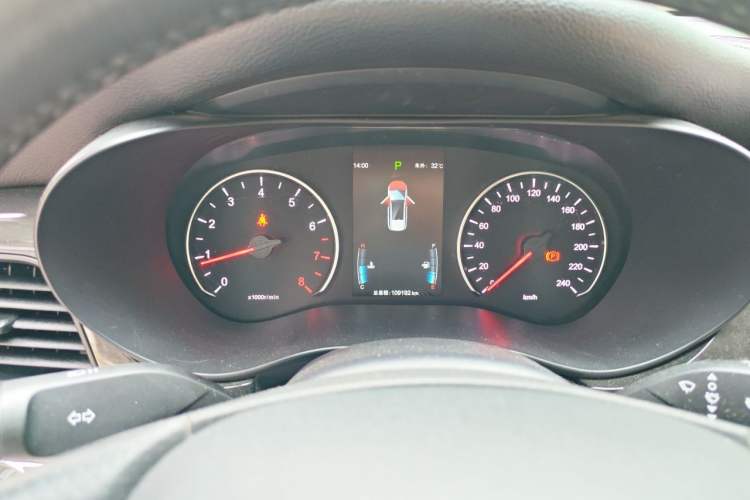 Used BYD Song MAX 2017 1.5T Automatic Smart Connect Elite 7-Seater Instrument Cluster