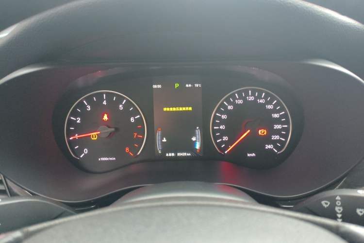 Used BYD Song MAX 2017 1.5T Automatic Smart Connect Elite 7-Seater Instrument Cluster