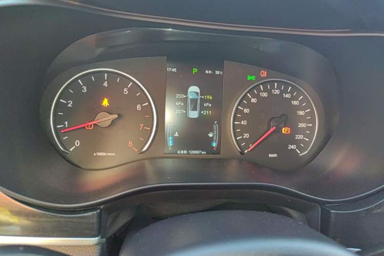 Used BYD Song MAX 2017 1.5T Automatic Smart Connect Prestige 7-Seater Instrument Cluster