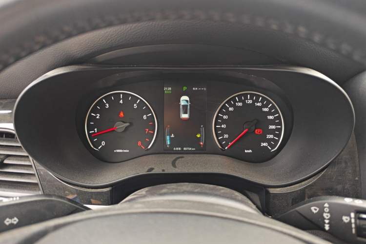 Used BYD Song MAX 2017 1.5T Automatic Smart Connect Elite 7-Seater Instrument Cluster