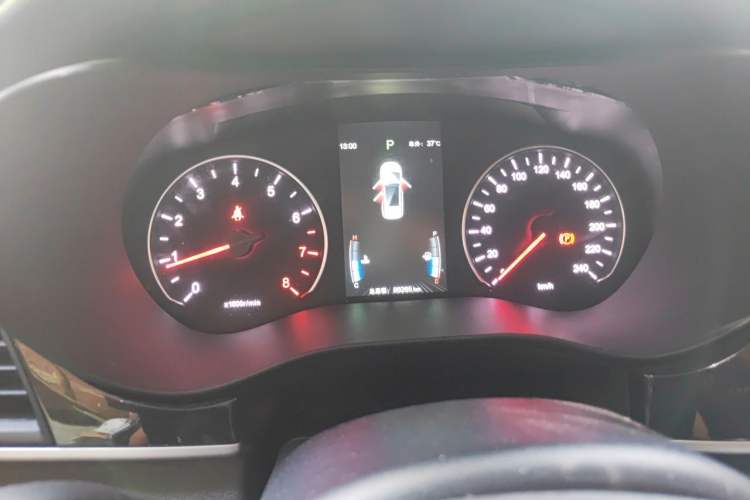 Used BYD Song MAX 2017 1.5T Automatic Smart Connect Elite 7-Seater Instrument Cluster