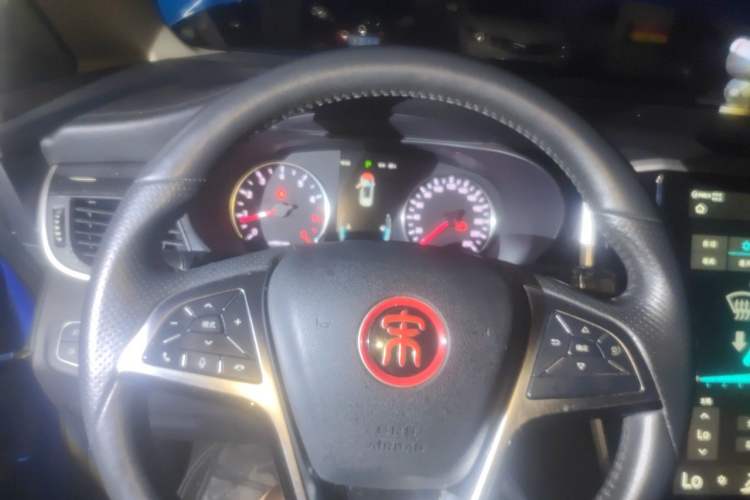 Used BYD Song MAX 2017 1.5T Automatic Smart Connect Elite 7-Seater Instrument Cluster