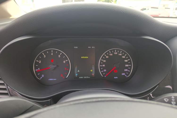 Used BYD Song MAX 2017 1.5T Manual Smart Connect Luxury 7-Seater Instrument Cluster
