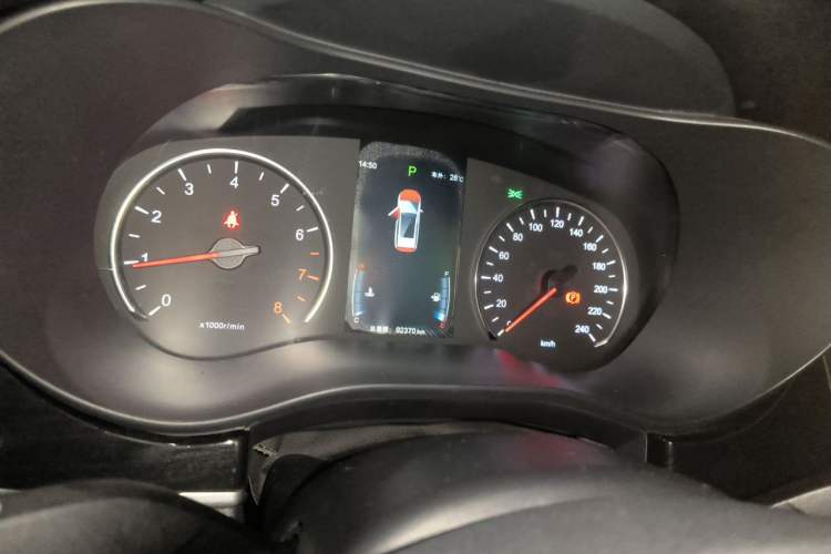 Used BYD Song MAX 2017 1.5T Automatic Smart Connect Luxury 7-Seater Instrument Cluster