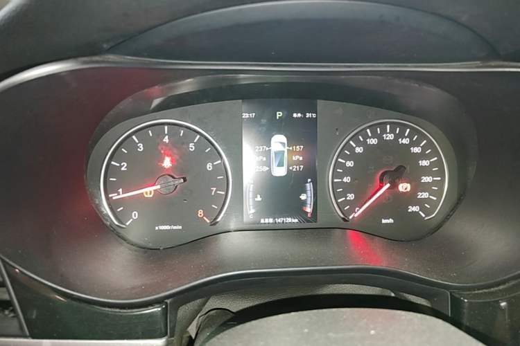Used BYD Song MAX 2017 1.5T Automatic Smart Connect Prestige 7-Seater Instrument Cluster