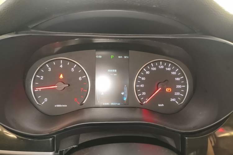 Used BYD Song MAX 2017 1.5T Automatic Smart Connect Elite 7-Seater Instrument Cluster