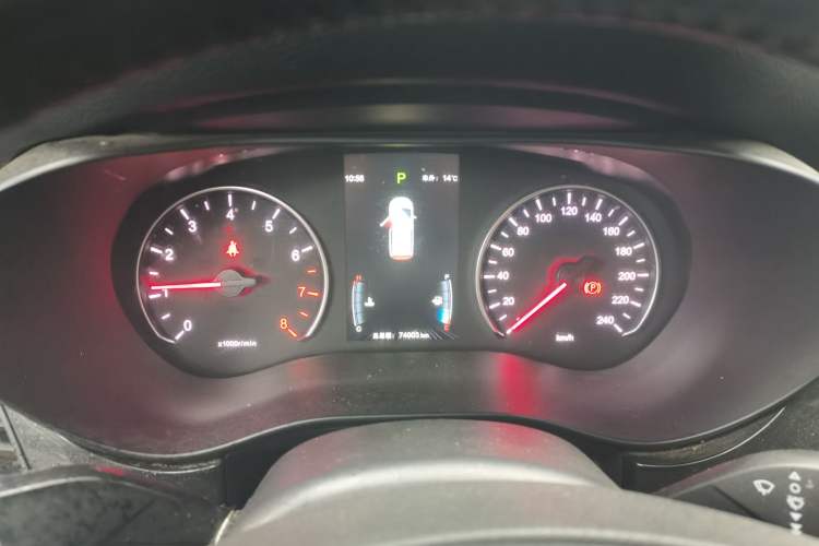 Used BYD Song MAX 2017 1.5T Automatic Smart Connect Luxury 7-Seater Instrument Cluster