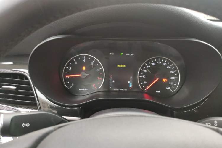 Used BYD Song MAX 2017 1.5T Automatic Smart Connect Elite 7-Seater Instrument Cluster