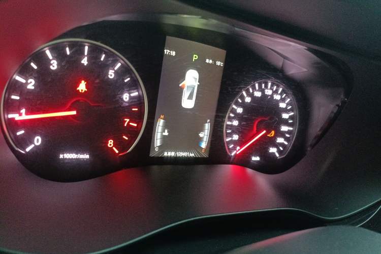 Used BYD Song MAX 2017 1.5T Automatic Smart Connect Elite 7-Seater Instrument Cluster