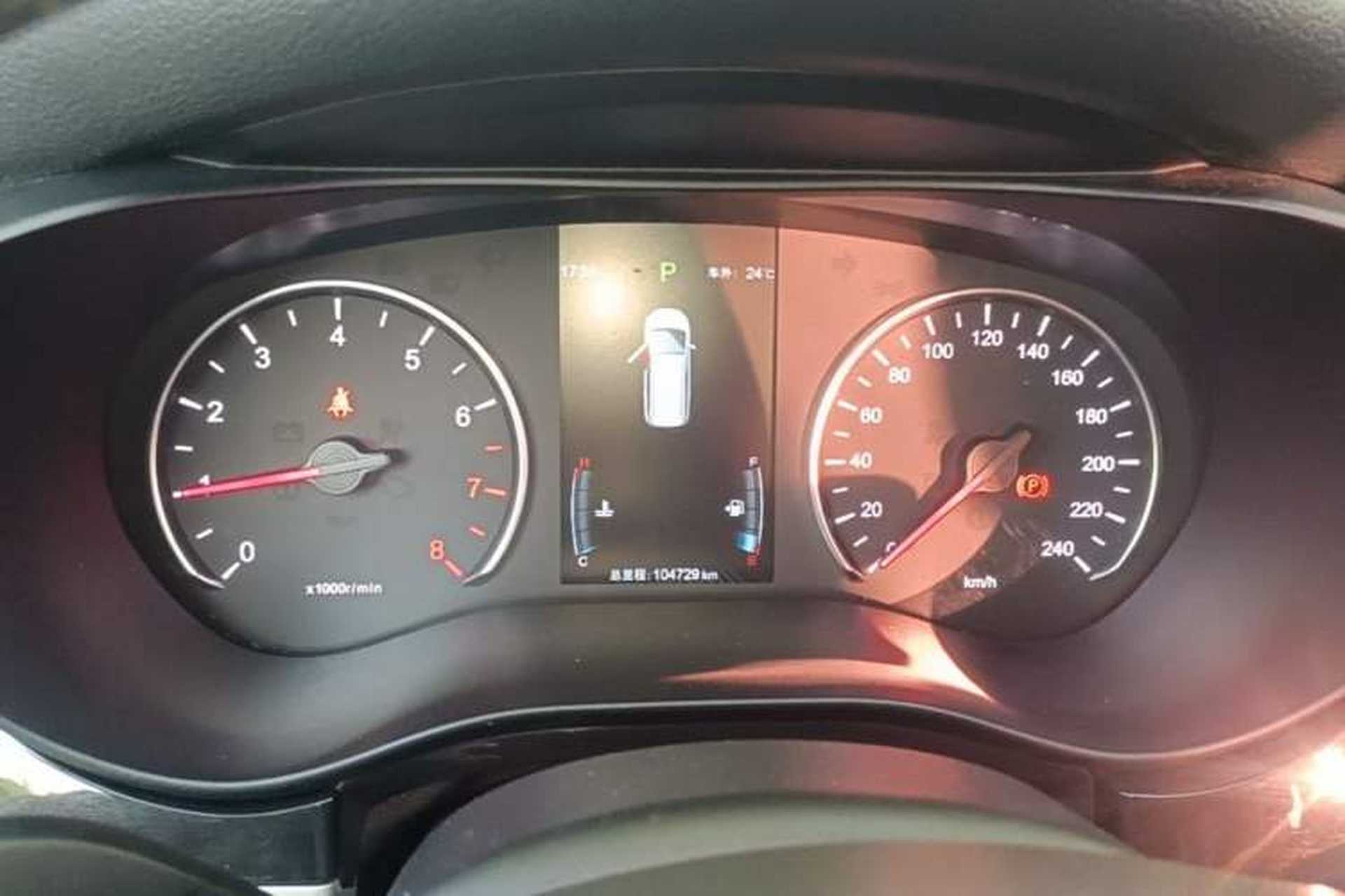 Used BYD Song MAX 2017 1.5T Automatic Smart Connect Luxury 7-Seater Instrument Cluster