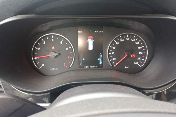 Used BYD Song MAX 2017 1.5T Automatic Smart Connect Luxury 7-Seater Instrument Cluster