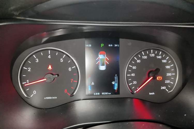 Used BYD Song MAX 2017 1.5T Automatic Smart Connect Elite 7-Seater Instrument Cluster