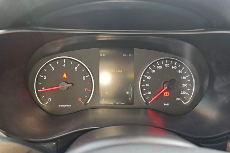 Used BYD Song MAX 2017 1.5T Manual Smart Connect Luxury 7-Seater Instrument Cluster