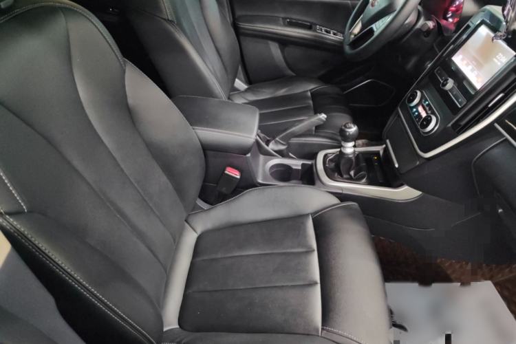 Used BYD Song MAX 2017 1.5T Manual Smart Connect Luxury 7-Seater Interior 1