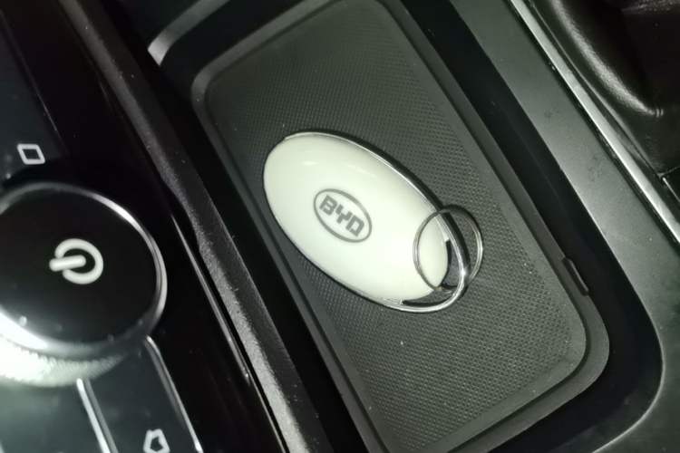 Used BYD Song MAX 2017 1.5T Automatic Smart Connect Elite 7-Seater Interior 1