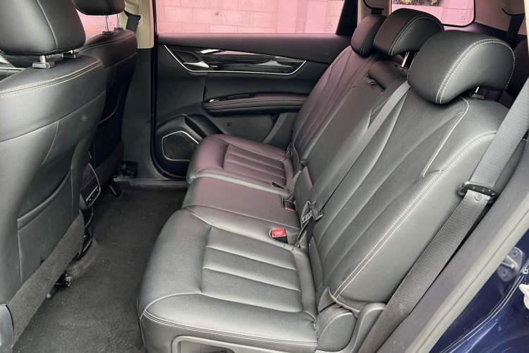 Used BYD Song MAX 2017 1.5T Automatic Smart Connect Elite 7-Seater Interior 2