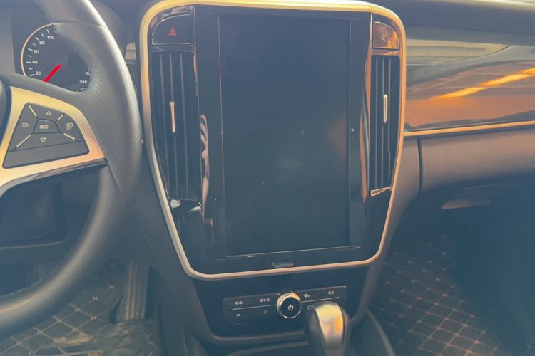 Used BYD Song MAX 2017 1.5T Automatic Smart Connect Elite 7-Seater Interior 2