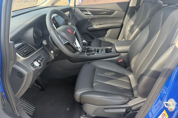 Used BYD Song MAX 2017 1.5T Automatic Smart Connect Elite 7-Seater Interior 2