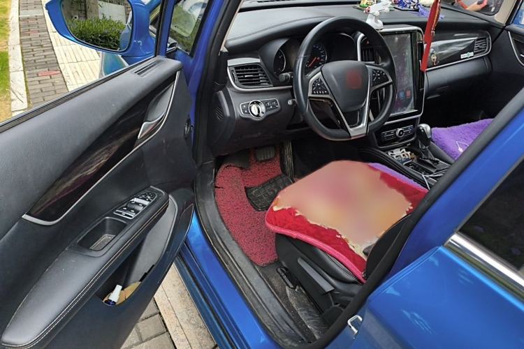Used BYD Song MAX 2017 1.5T Automatic Smart Connect Elite 7-Seater Interior 3