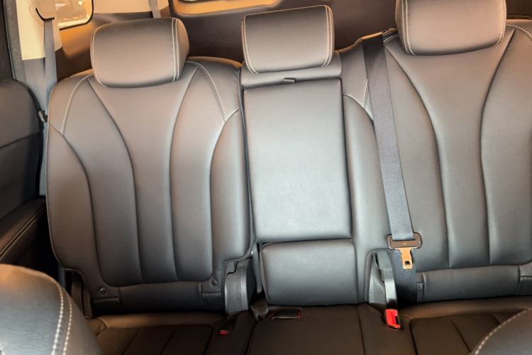 Used BYD Song MAX 2017 1.5T Automatic Smart Connect Elite 7-Seater Interior 3