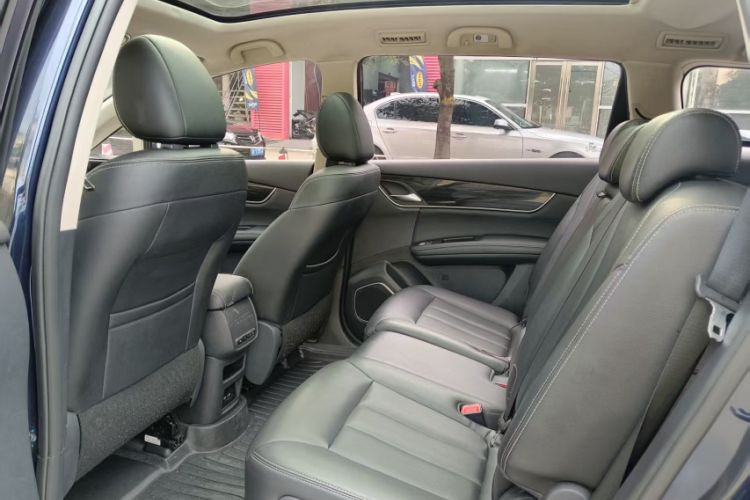 Used BYD Song MAX 2017 1.5T Automatic Smart Connect Elite 7-Seater Interior 3