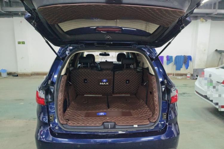 Used BYD Song MAX 2017 1.5T Manual Smart Connect Luxury 7-Seater Interior 4