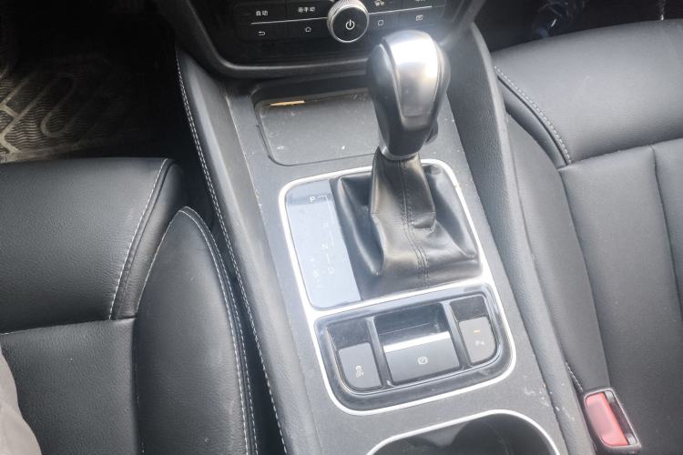 Used BYD Song MAX 2017 1.5T Automatic Smart Connect Elite 7-Seater Interior 4