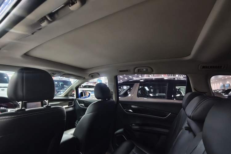 Used BYD Song MAX 2017 1.5T Automatic Smart Connect Prestige 7-Seater Interior 6