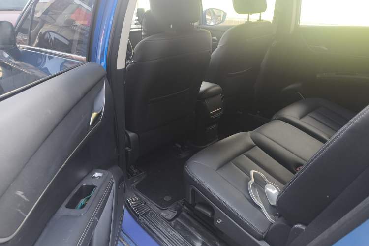Used BYD Song MAX 2017 1.5T Automatic Smart Connect Elite 7-Seater Interior 6