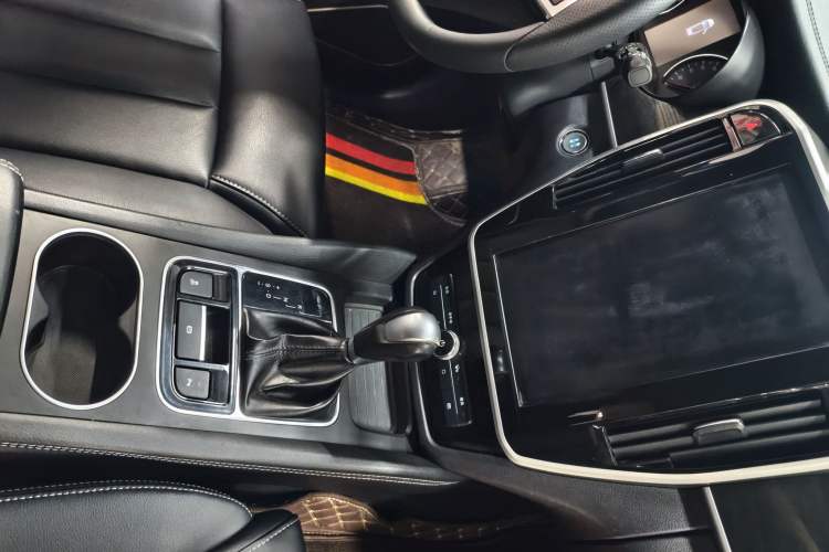 Used BYD Song MAX 2017 1.5T Automatic Smart Connect Prestige 7-Seater Interior 7
