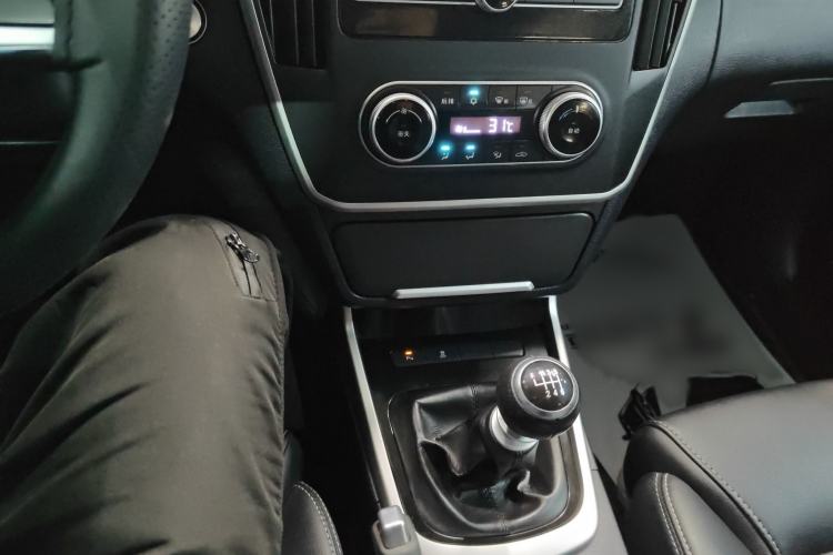 Used BYD Song MAX 2017 1.5T Manual Smart Connect Luxury 7-Seater Interior 7