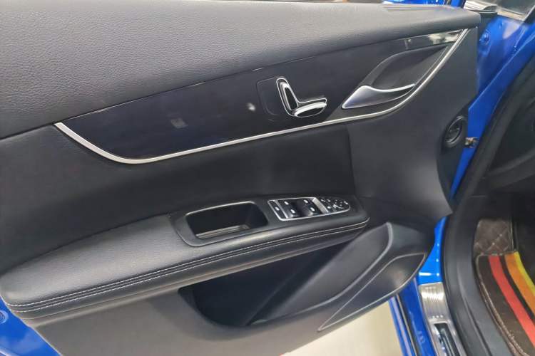 Used BYD Song MAX 2017 1.5T Automatic Smart Connect Prestige 7-Seater Interior 8