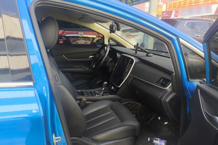 Used BYD Song MAX 2017 1.5T Automatic Smart Connect Elite 7-Seater Interior 8