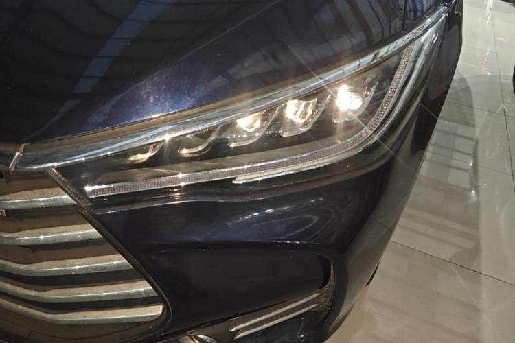 Used BYD Song MAX 2017 1.5T Automatic Smart Connect Luxury 7-Seater Left Front Headlight
