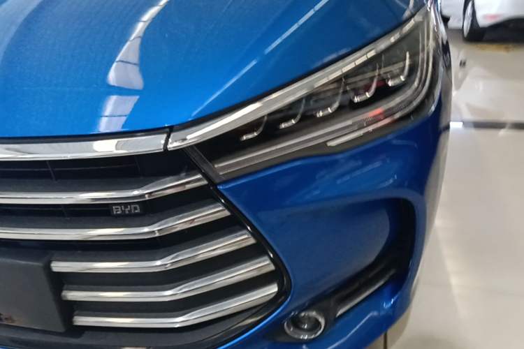 Used BYD Song MAX 2017 1.5T Automatic Smart Connect Elite 7-Seater Left Front Headlight