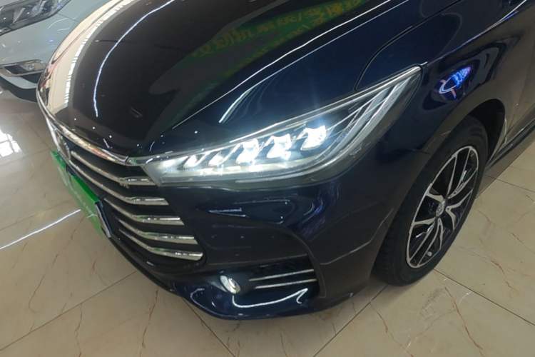Used BYD Song MAX 2017 1.5T Automatic Smart Connect Elite 7-Seater Left Front Headlight