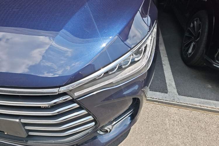 Used BYD Song MAX 2017 1.5T Manual Smart Connect Luxury 7-Seater Left Front Headlight