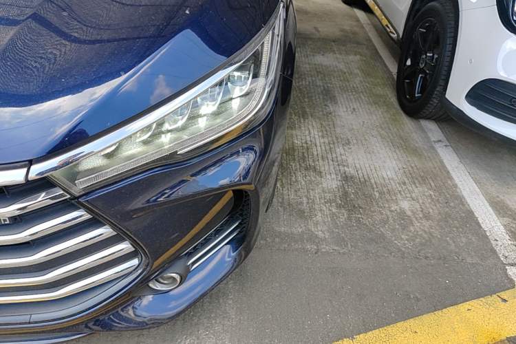 Used BYD Song MAX 2017 1.5T Automatic Smart Connect Elite 7-Seater Left Front Headlight