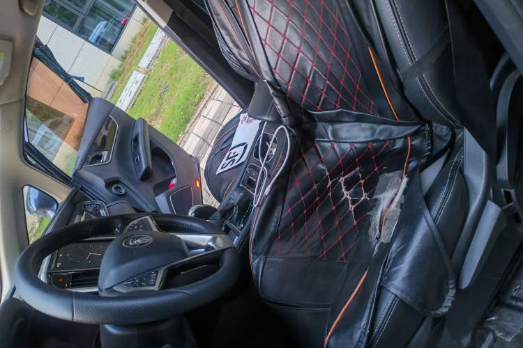 Used BYD Song MAX 2017 1.5T Automatic Smart Connect Elite 7-Seater Left Front Seat