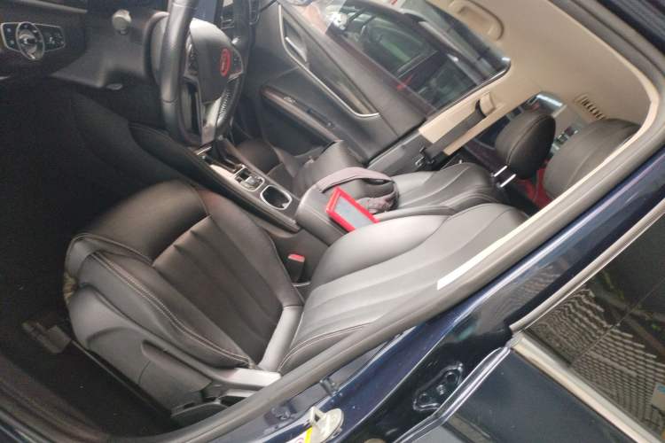 Used BYD Song MAX 2017 1.5T Automatic Smart Connect Luxury 7-Seater Left Front Seat