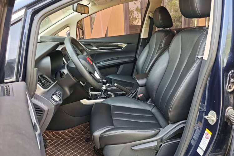 Used BYD Song MAX 2017 1.5T Manual Smart Connect Luxury 7-Seater Left Front Seat