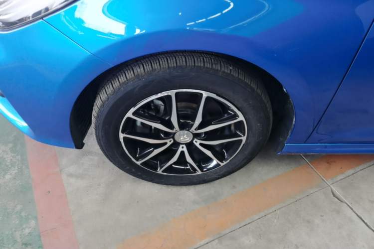 Used BYD Song MAX 2017 1.5T Automatic Smart Connect Elite 7-Seater Left Front Wheel Hub